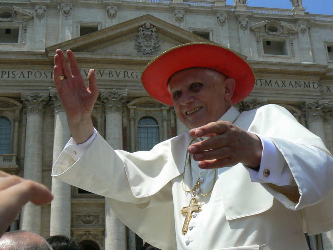 What is the pope's hat called? - Pope Web - Vatican 2023