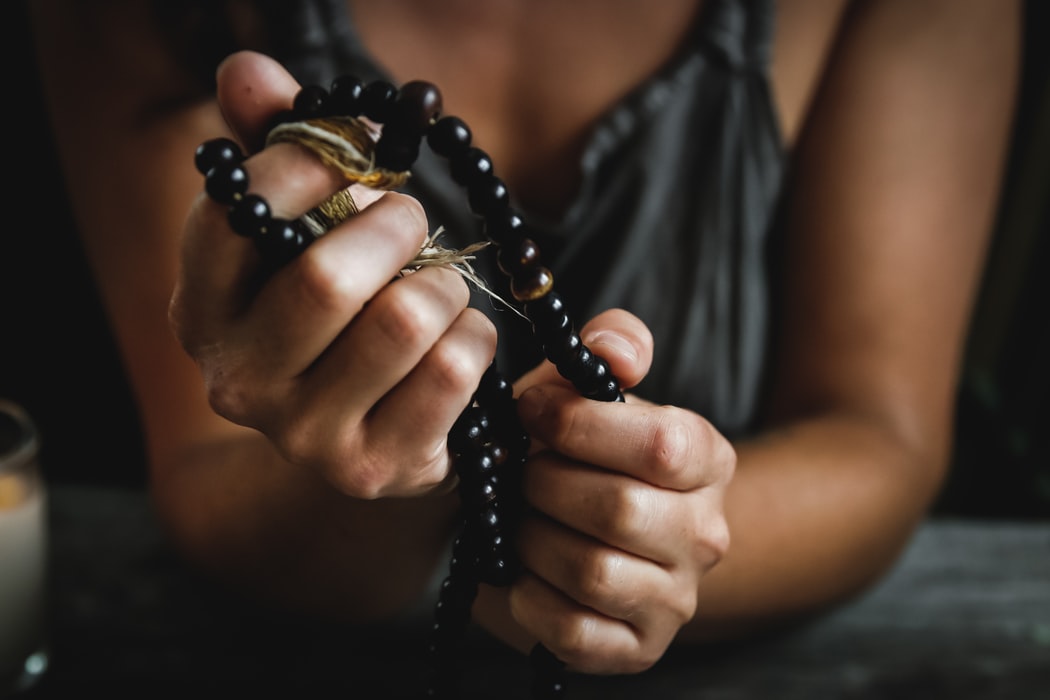 What is the Symbolic Meaning of the Rosary Beads? - Pope Web - Vatican 2023